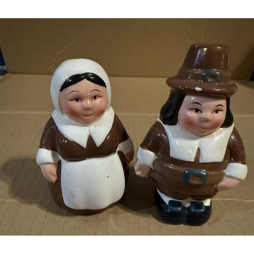 Thanksgiving‎ Pilgrim Pair Salt/Pepper Shakes Pilgrims Publix 2002 Fall
